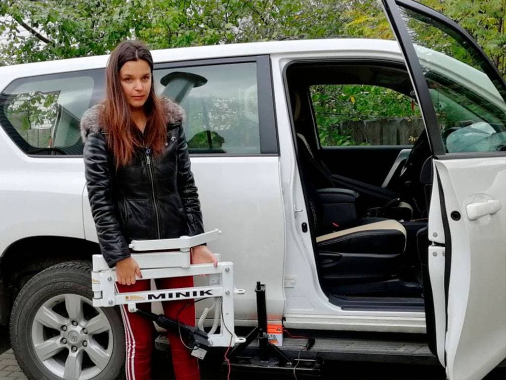 Подъёмник для инвалидов на внедорожник MINIK