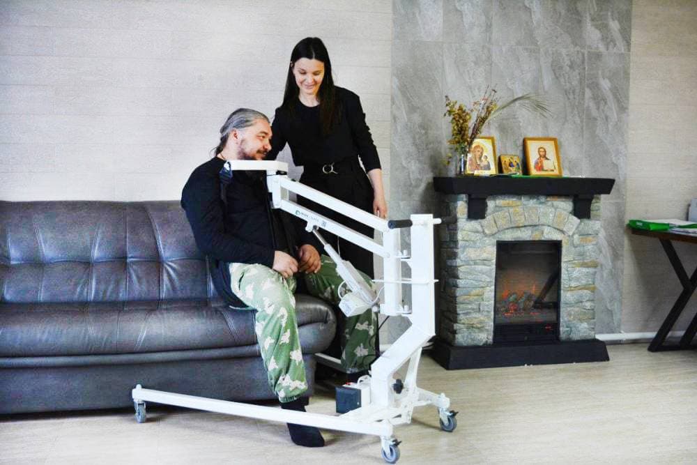 Универсальный электрический подъемник для больных MINIK – SUPER