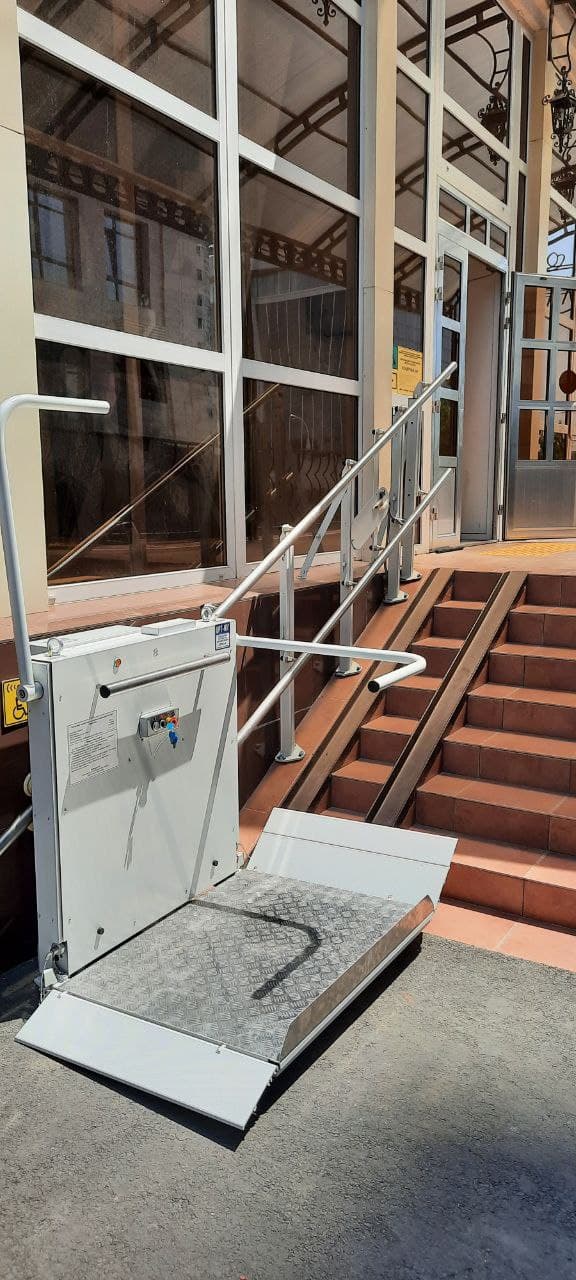 Наклонный подъёмник INVA 350 (БК 350) уличный прямолинейный