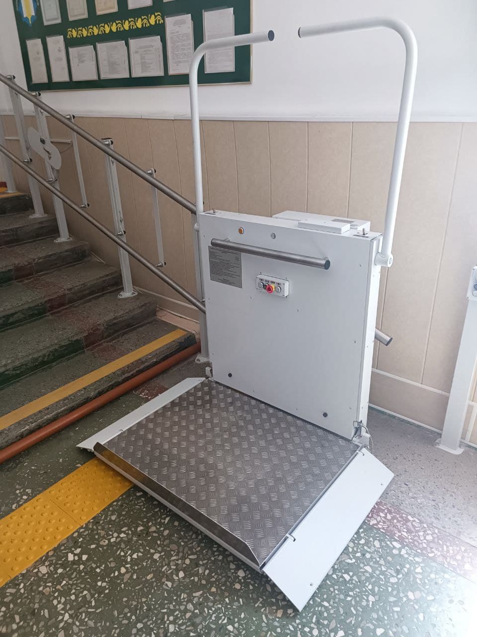 Наклонный подъёмник INVA 350 (БК 350) внутренний прямолинейный