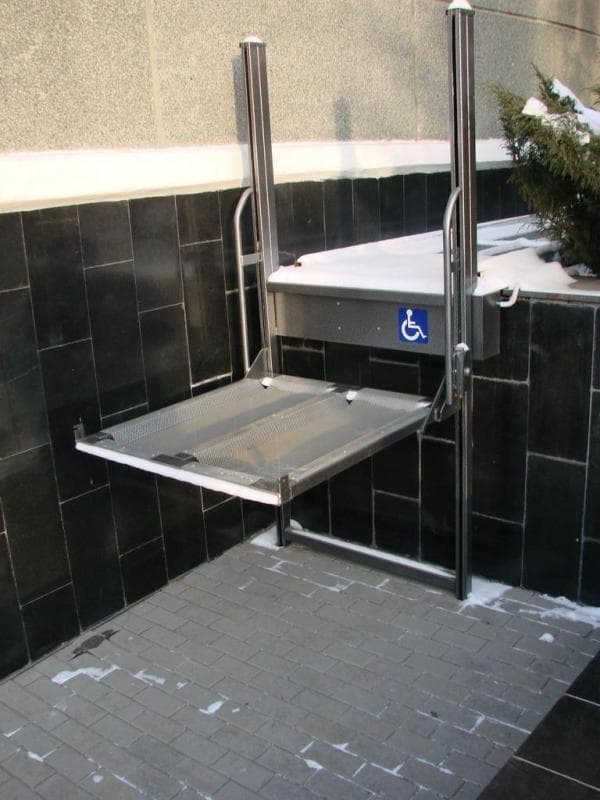 Вертикальный подъемник для инвалидов PTU-1