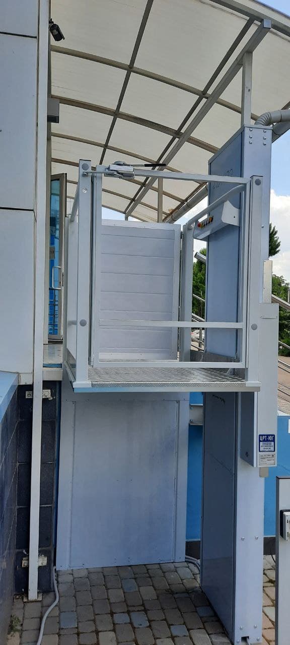 Вертикальный подъемник INVA 440 (REHALIFT 440) уличный до 2 метров